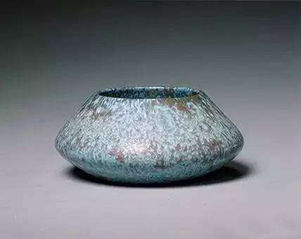 炉钧釉水丞,清雍正,高4.5cm,口径5cm,足径4.8cm.清宫旧藏