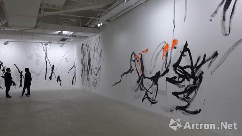 【雅昌快讯】中国首个美术馆"白墙计划"揭幕 谭平"碰撞"卡斯特利