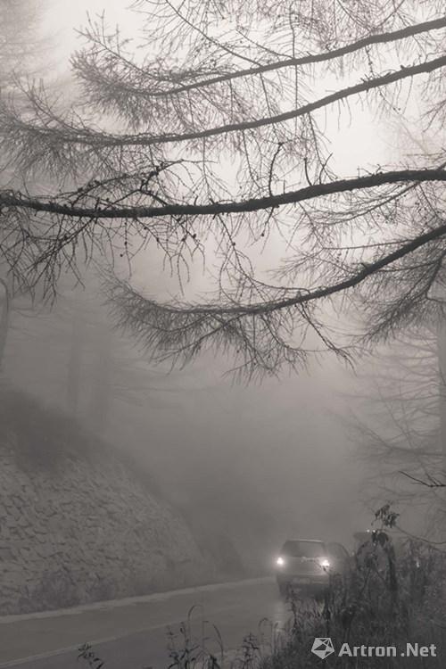【雅昌专稿】"雾霾灰"来袭 看艺术家笔下尘埃笼罩的朦胧世界