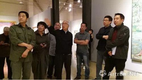 《徽班进京》 杨丰羽 307×240cm 2013年    展览现场