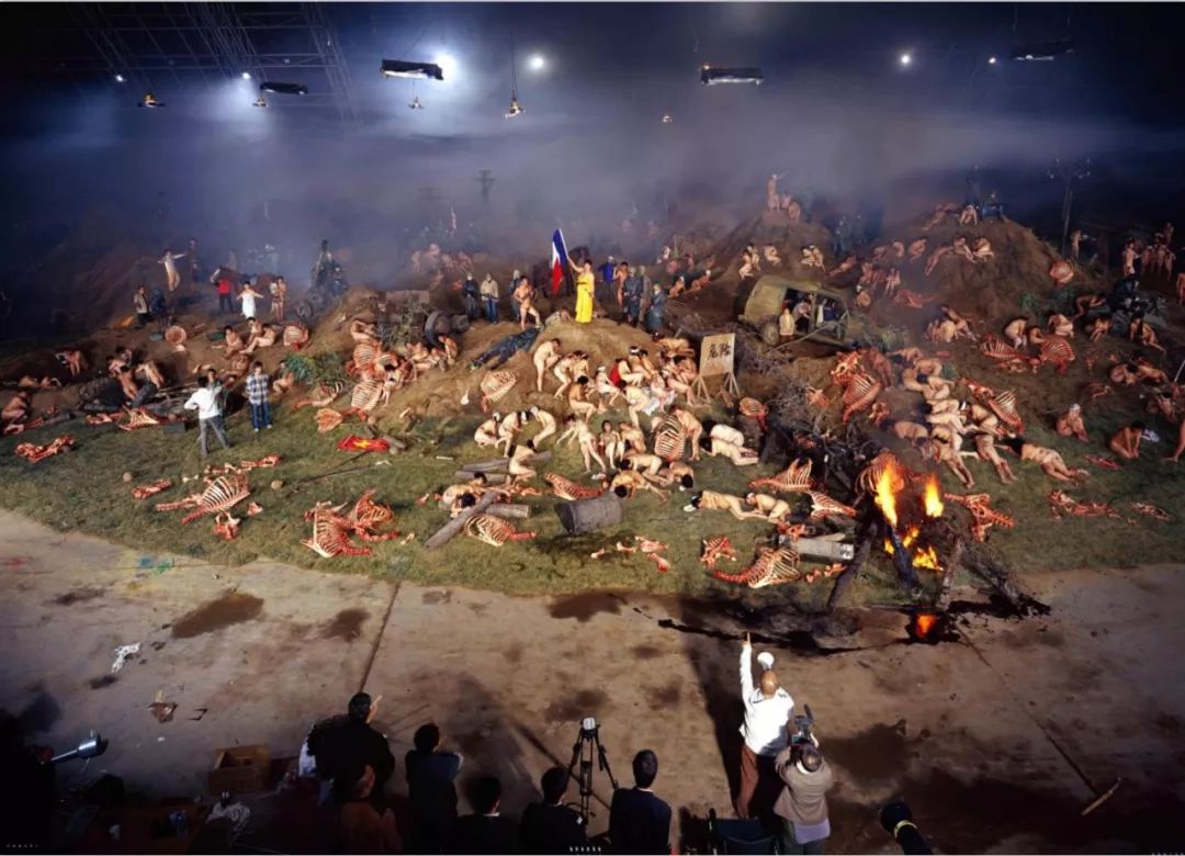 (王庆松, 世界的血, 180x250cm, 彩色相片, 2006)