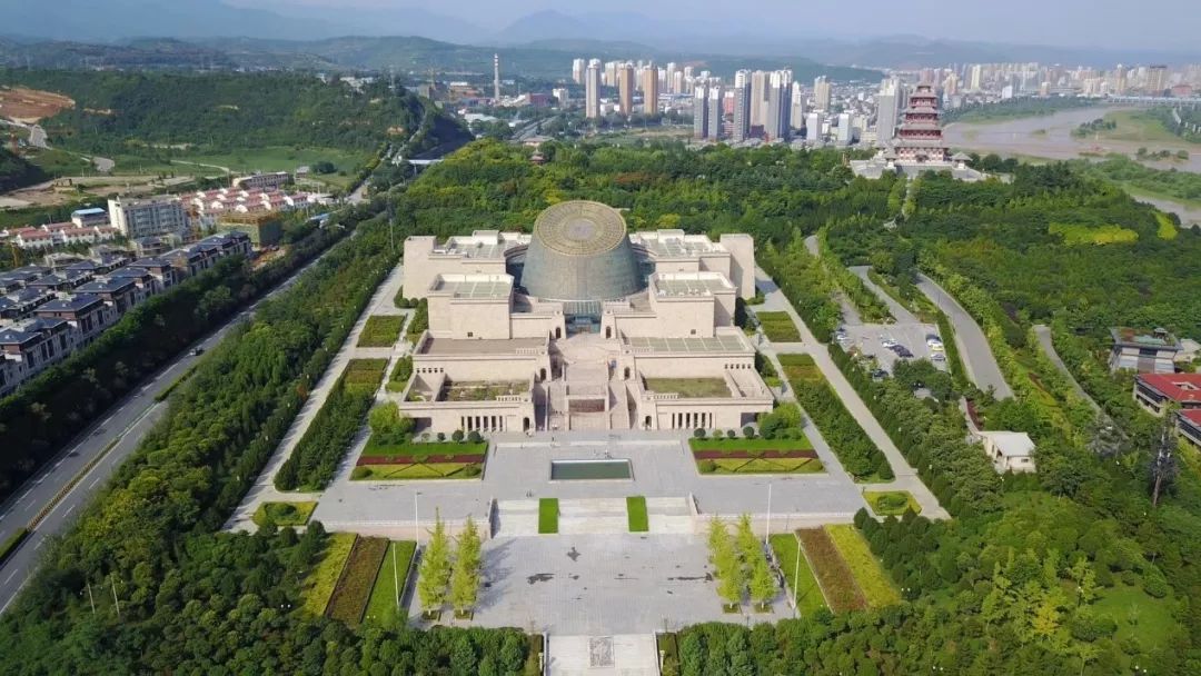 宝鸡青铜器博物院前身是1958年建立的宝鸡市博物馆.