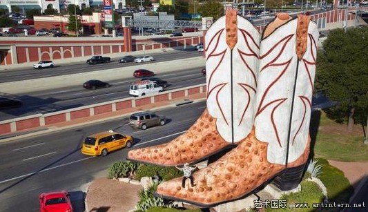 吉尼斯世界纪录大全2016最大的牛仔靴雕塑