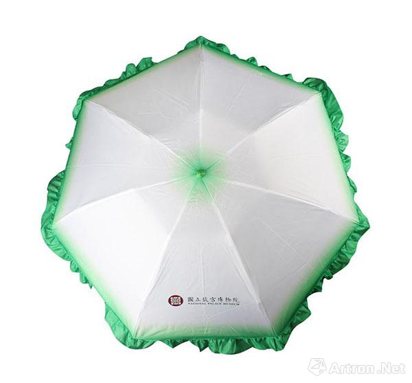 翠玉白菜是台北故宫人气宝物,"翠玉白菜伞"是台湾年仅16岁的高二生