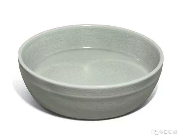 伦敦苏富比秋拍备受瞩目的一对清雍正粉彩三多杯斩获1682万元