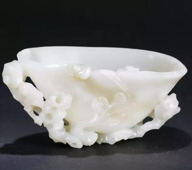 美国 Maven：242件古董艺术品跨境来袭