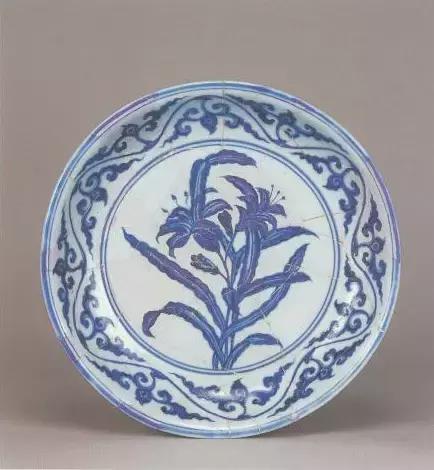 明宣德青花萱草纹盘