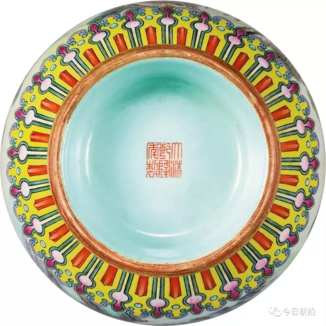 非典型御窑！乾隆宫粉地洋彩鹤鹿同春如意瓶亮相巴黎苏富比