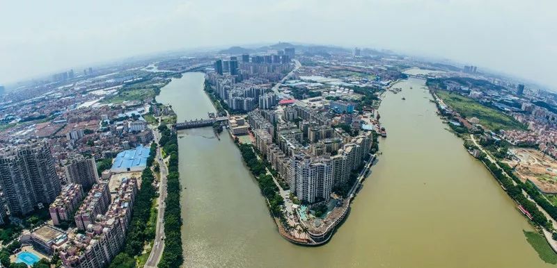 黄岐珠江半岛花园一河两岸的风景 冯琳 摄