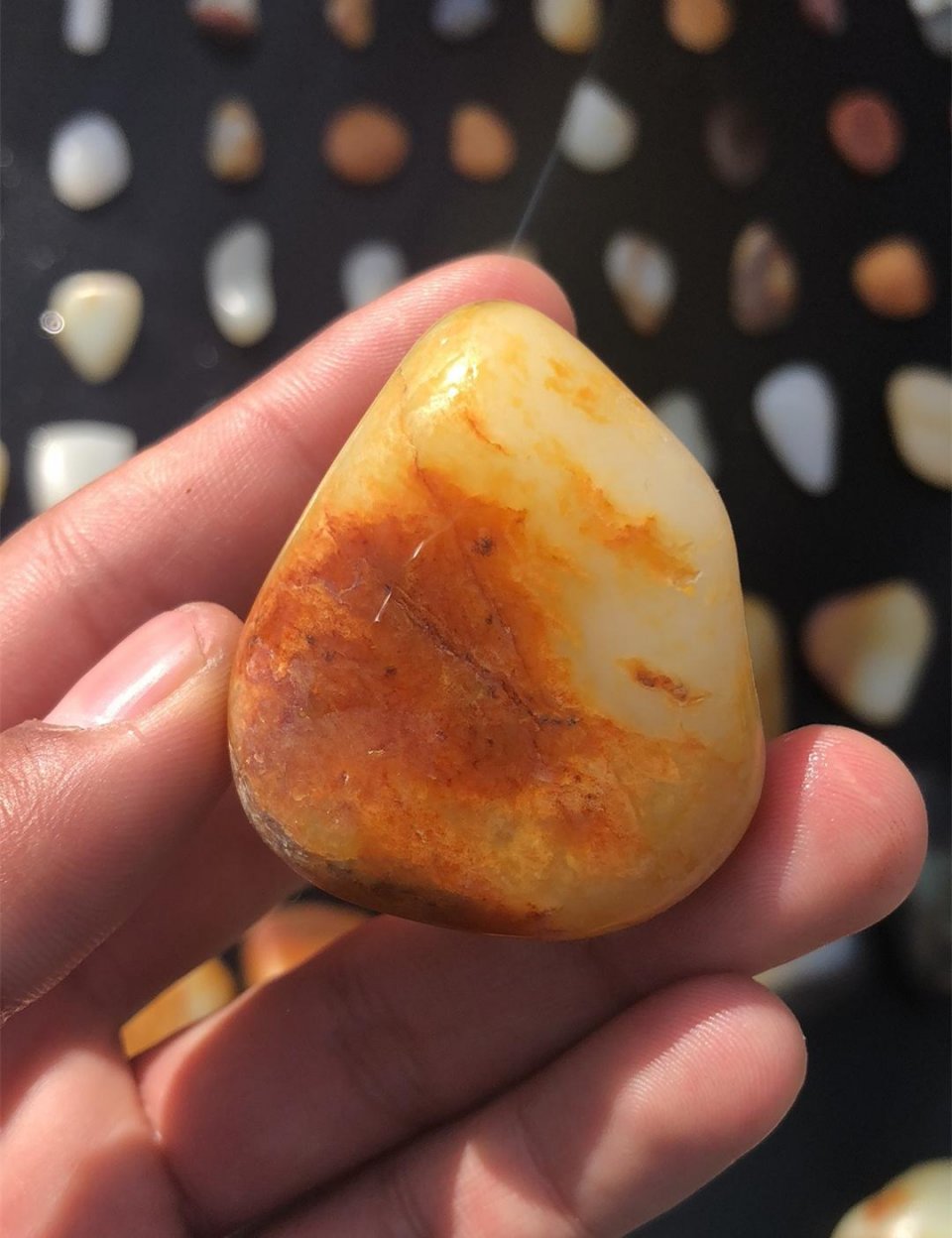 五招教你鉴定真假和田玉籽料 五招教你鉴定真假和田玉籽料