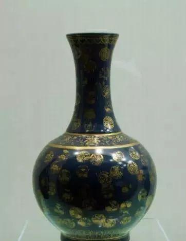 清中期的代表器形—赏瓶 清中期的代表器形—赏瓶