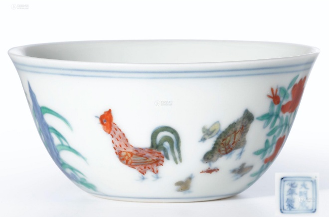 斗彩的特征和市场价值