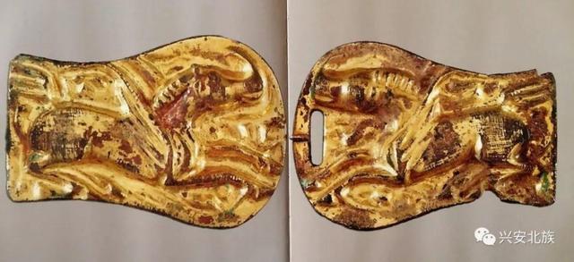 找樂《 有关浮雕动物、人物纹鎏金青铜腰牌饰》